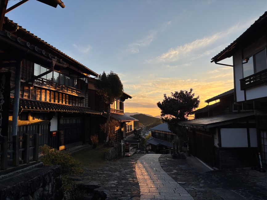 Kiso Valley: Magome–Tsumago Nakasendō Post-Town Walk