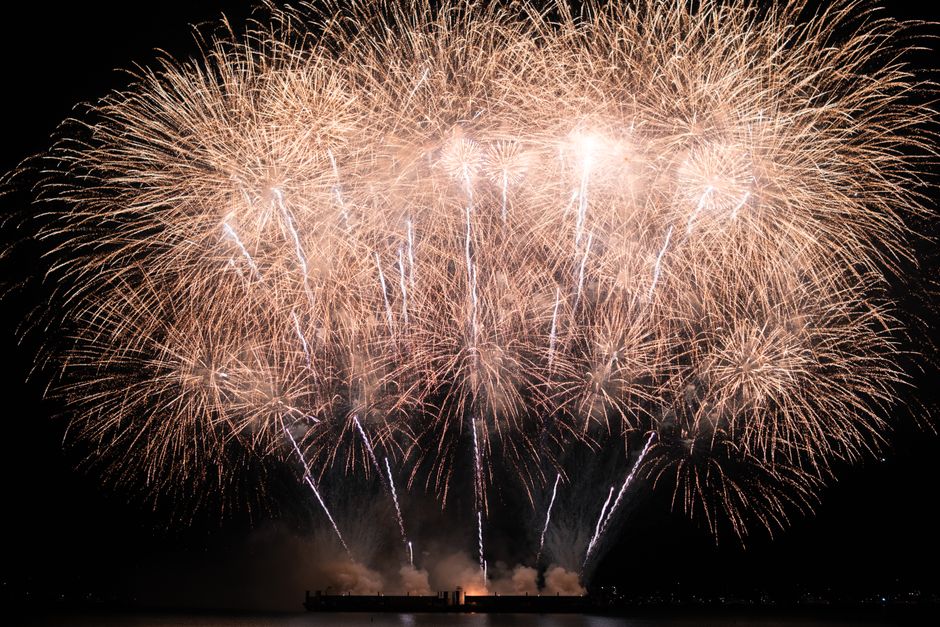 Kushiro City Fireworks Festival (Kushiro Kansha Hanabi Taikai)
